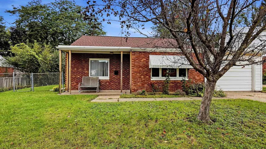 2095 Ogilby Road, Dubuque, IA 52001 - #2