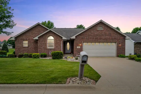 729 Walnut Ridge, Peosta, IA 52068