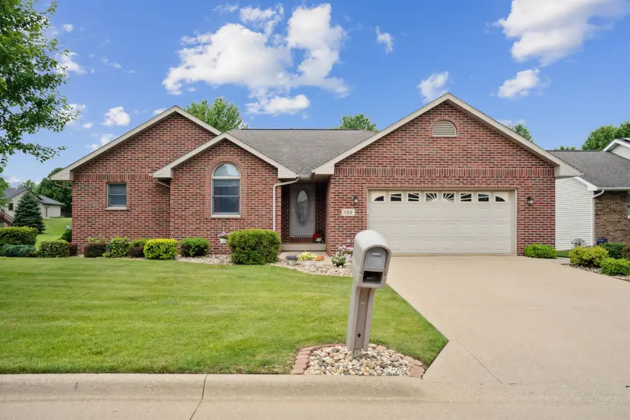 729 Walnut Ridge, Peosta, IA 52068 - #2