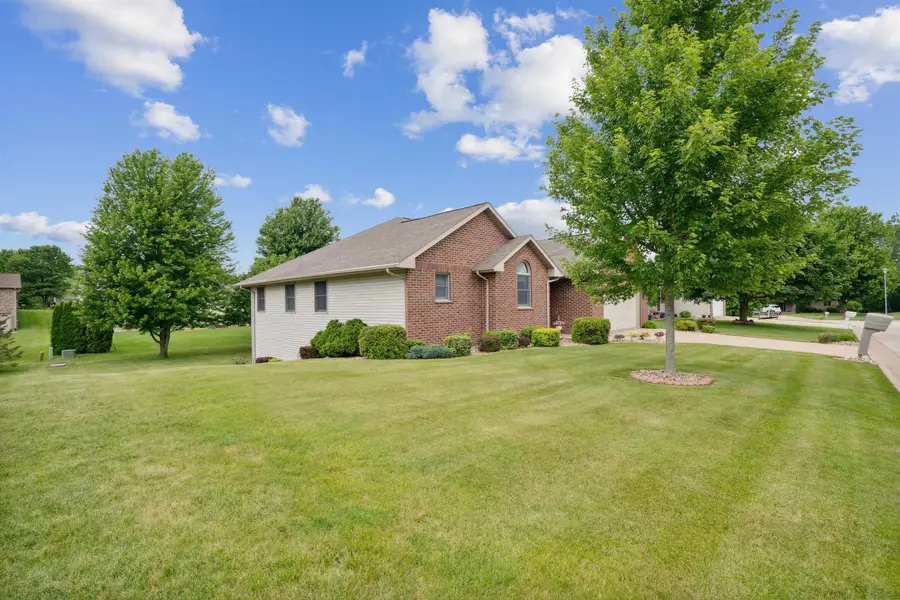 729 Walnut Ridge, Peosta, IA 52068 - #3