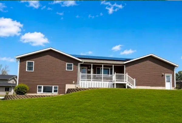 740 W 6th Street, Monticello, IA 52310