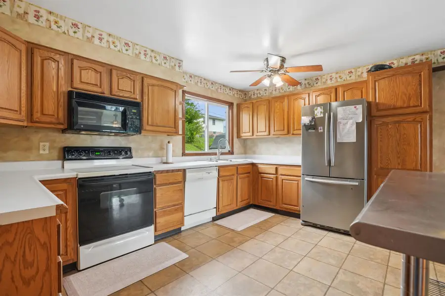 2527 Marywood Drive, Dubuque, IA 52001 - #3
