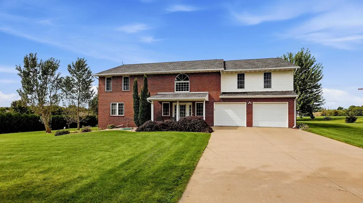 13235 W Clay Drive, Dubuque, IA 52002 - #1