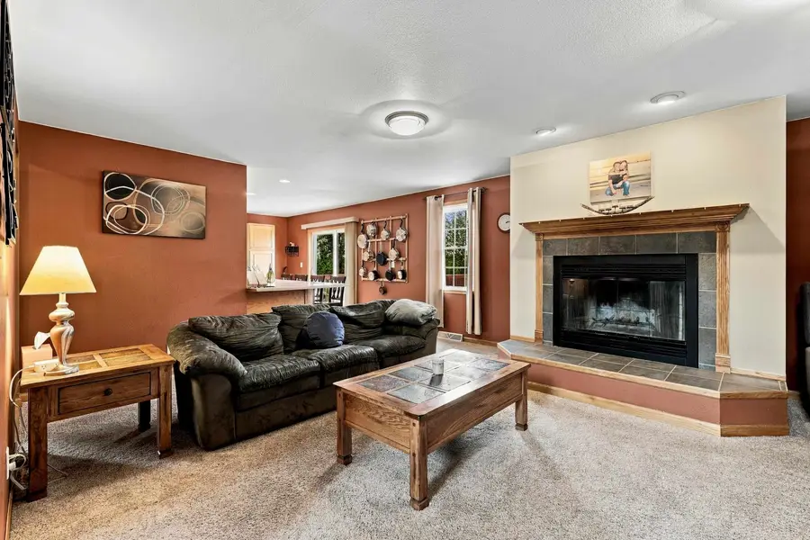 13235 W Clay Drive, Dubuque, IA 52002 - #2