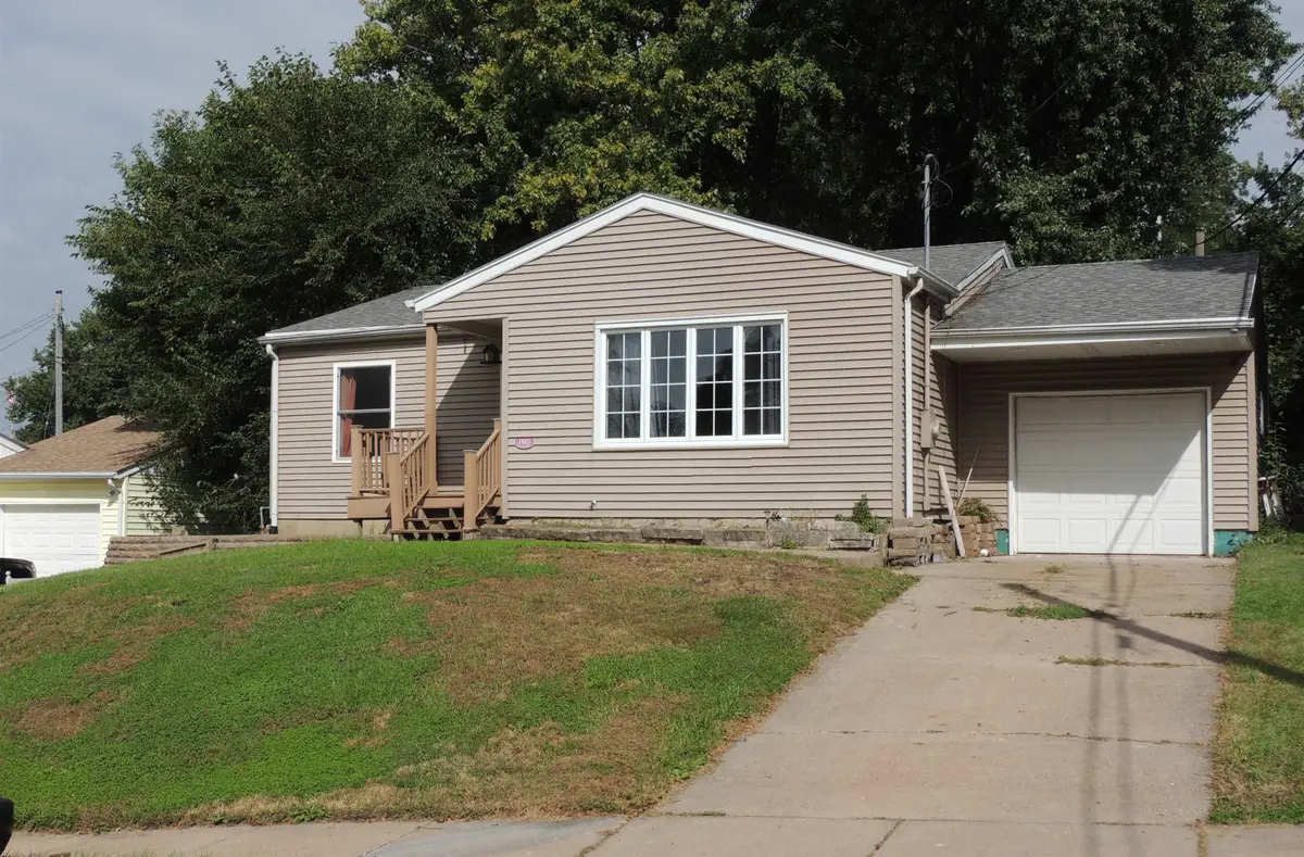 1825 Scenic View Drive, Dubuque, IA 52001 - #1