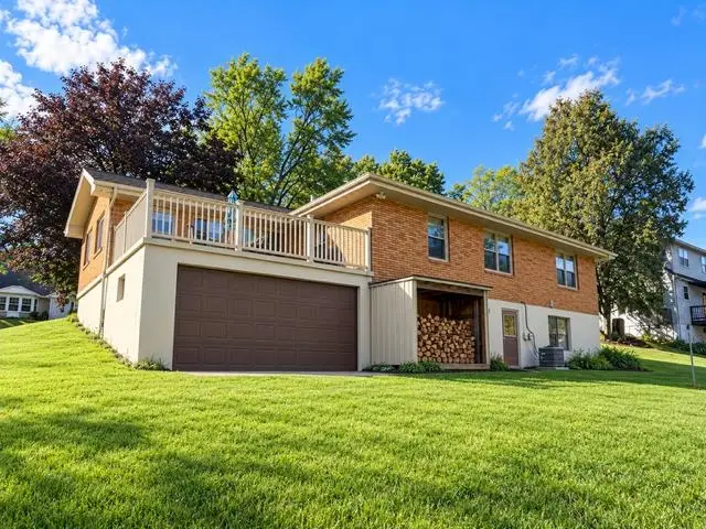 2325 Coates Street, Dubuque, IA 52003 - #2