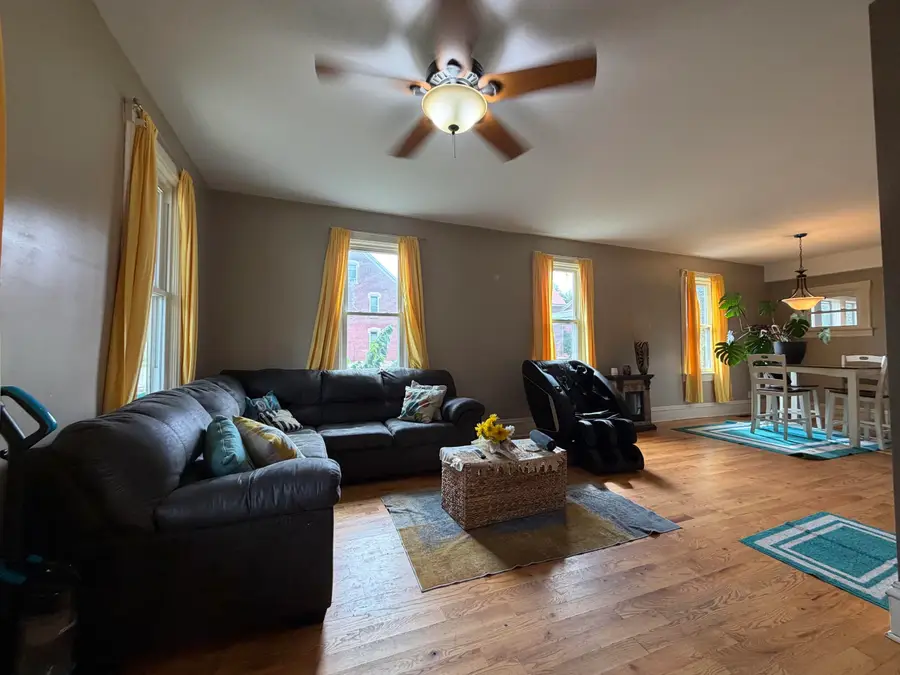 1513 Washington Street, Dubuque, IA 52001 - #2