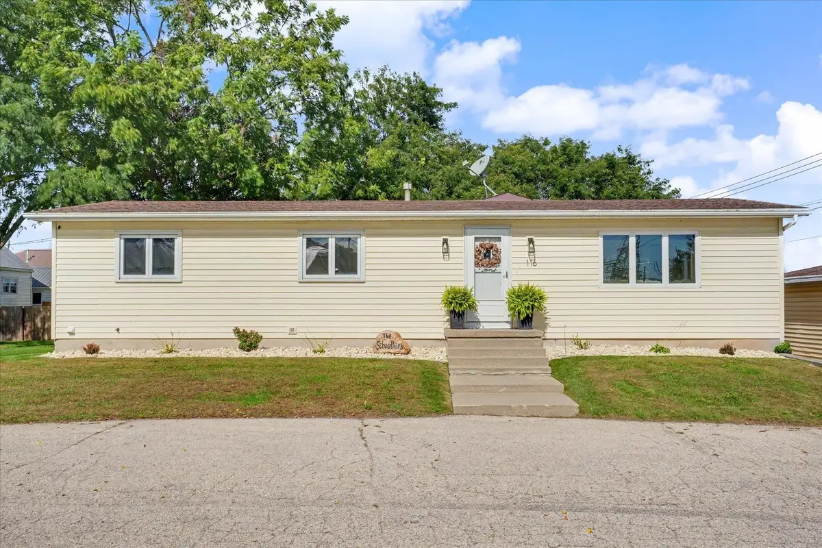 116 SE 10th Street, Dyersville, IA 52040 - #1