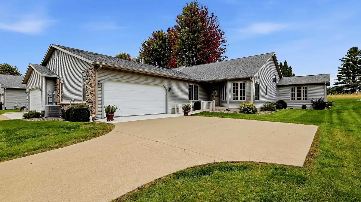 7804 Timmerman Drive, East Dubuque, IL 61025 - #1