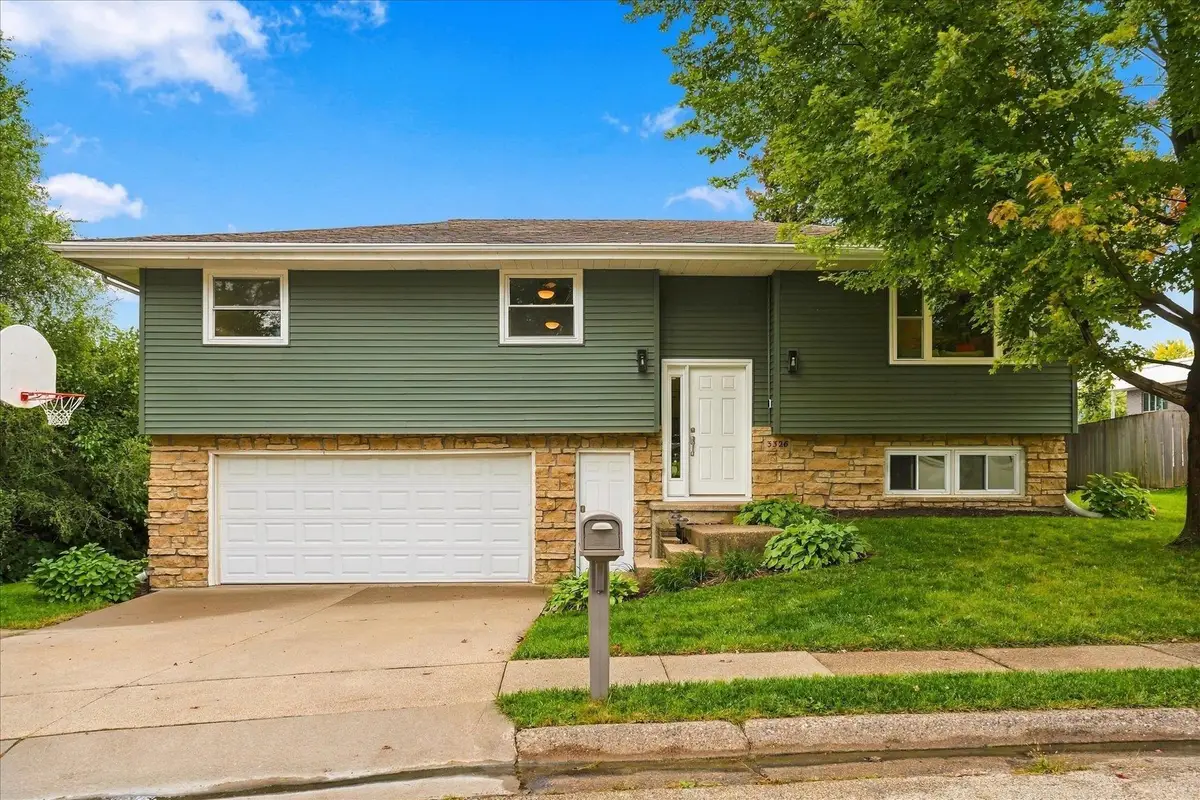 3326 Kimberly Drive, Dubuque, IA 52002 - #1