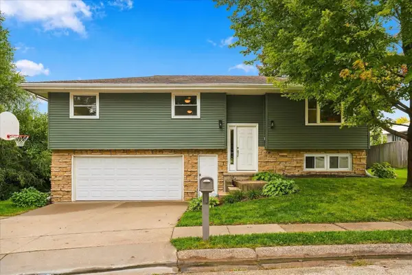 3326 Kimberly Drive, Dubuque, IA 52002