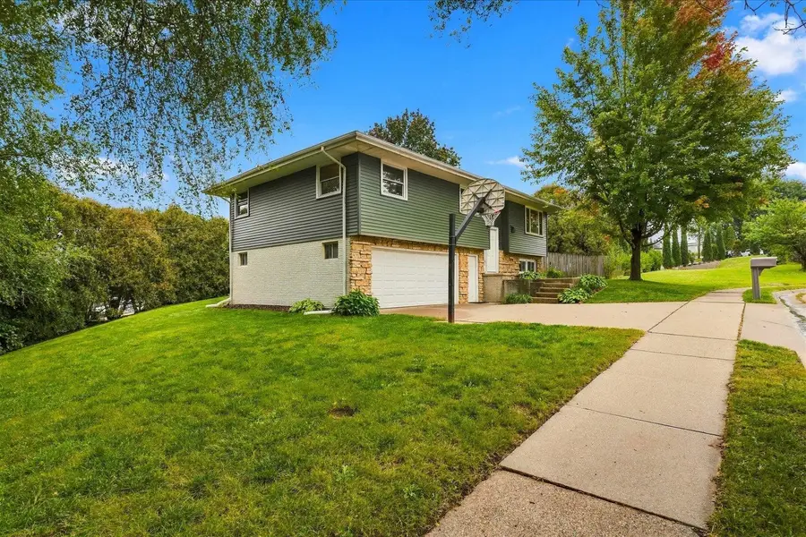 3326 Kimberly Drive, Dubuque, IA 52002 - #2