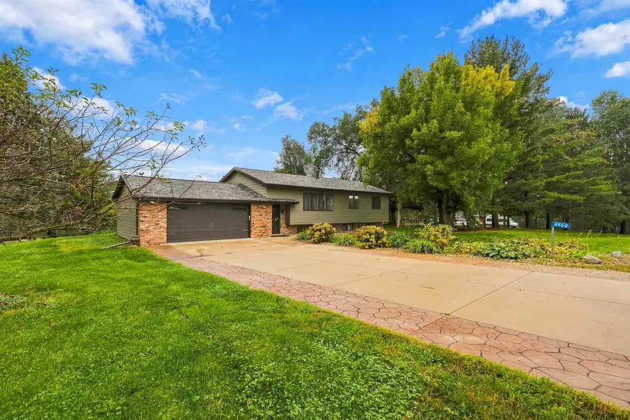 8800 Melissa Court, Dubuque, IA 52003 - #2