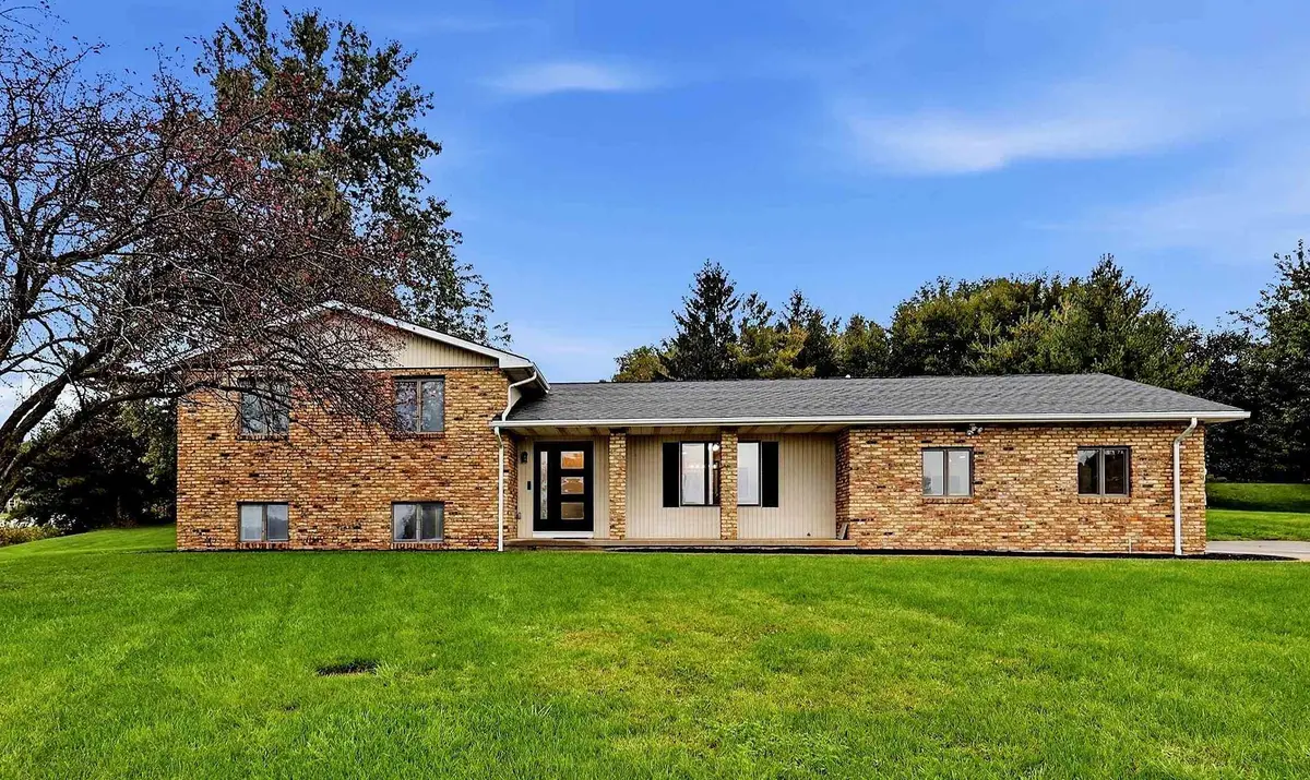 15153 Lore Oaks Court, Dubuque, IA 52002 - #1
