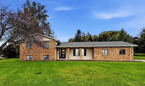 15153 Lore Oaks Court, Dubuque, IA 52002