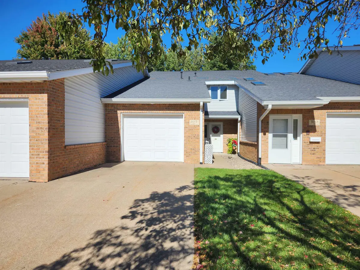 3113 Pasadena Unit 31 Court #Unit 31, Dubuque, IA 52001 - #1