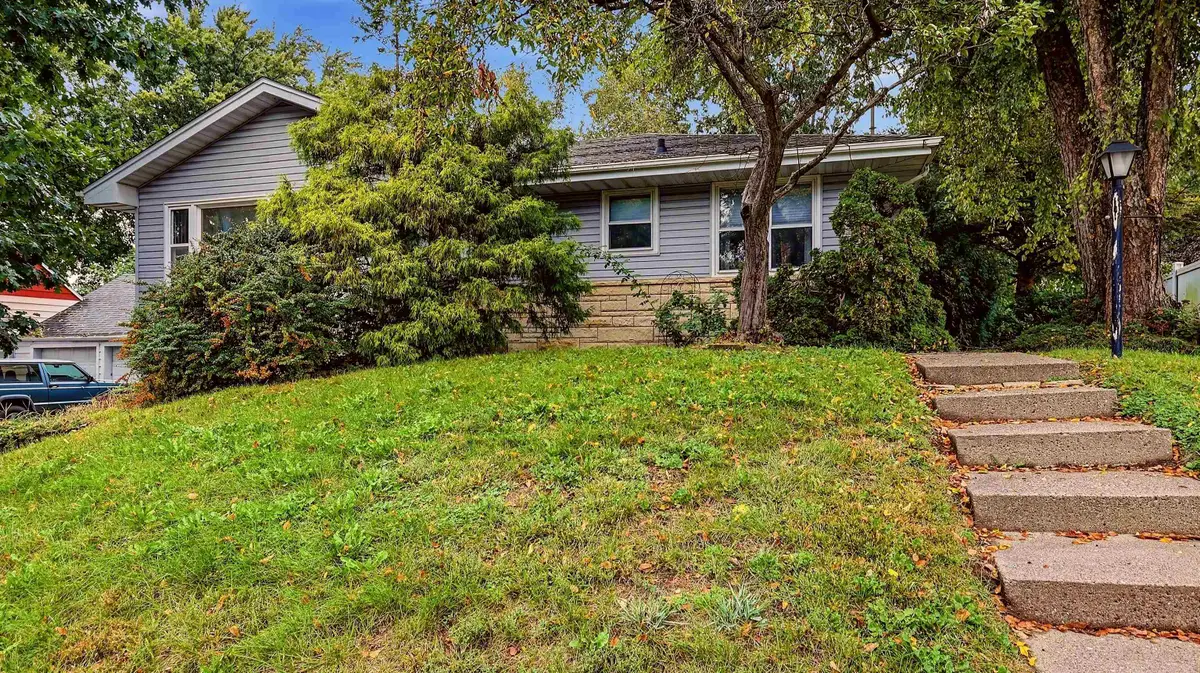 3025 Karen Street, Dubuque, IA 52001 - #1