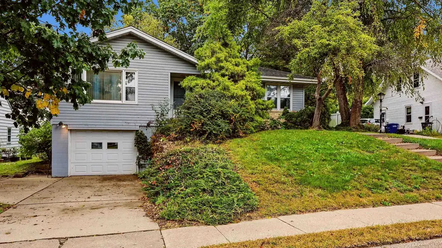 3025 Karen Street, Dubuque, IA 52001 - #2
