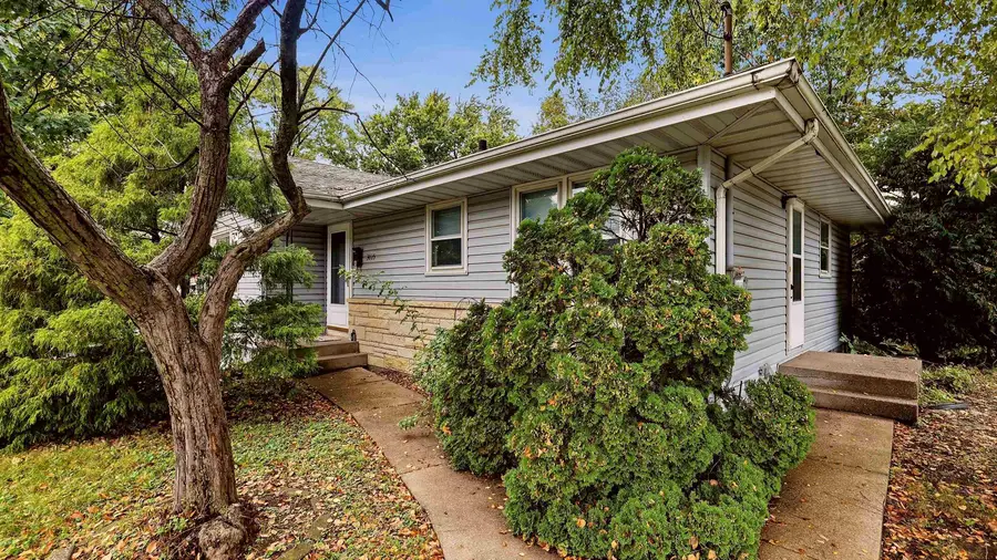 3025 Karen Street, Dubuque, IA 52001 - #3