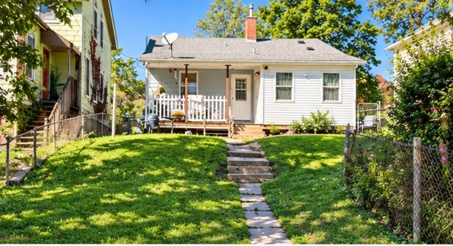 640 W 11th Street Street, Dubuque, IA 52001 - #3