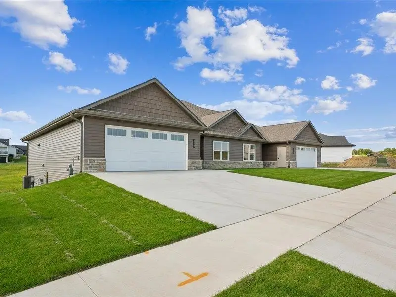 257 Gavin Circle, Peosta, IA 52068 - #2