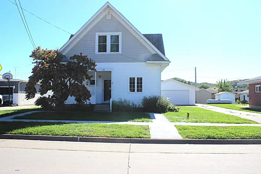 602 Park Street, Bellevue, IA 52031 - #2