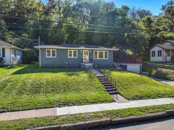 660 Kaufmann Avenue, Dubuque, IA 52001