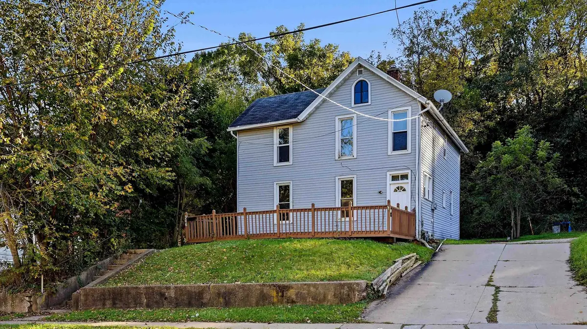 366 Kauffman Avenue, Dubuque, IA 52001 - #1