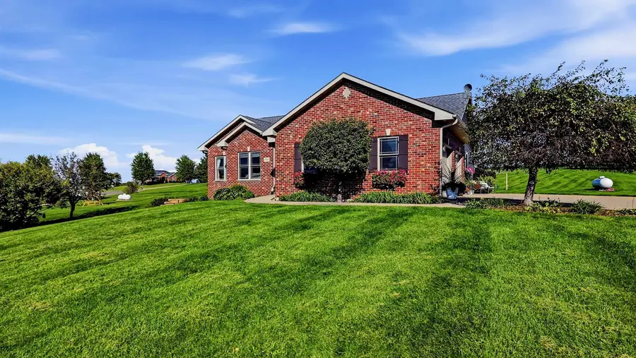 7460 Prairie View Lane, Dubuque, IA 52003 - #2
