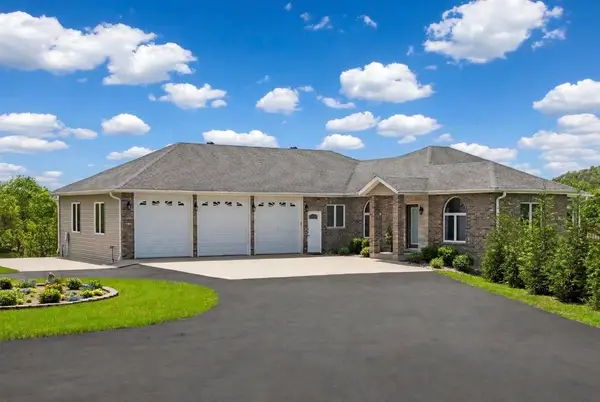 28385 400th Street, Bellevue, IA 52031