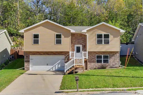 2910 N Grandview Avenue, Dubuque, IA 52001