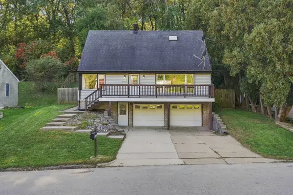 2910 Shiras Avenue, Dubuque, IA 52001