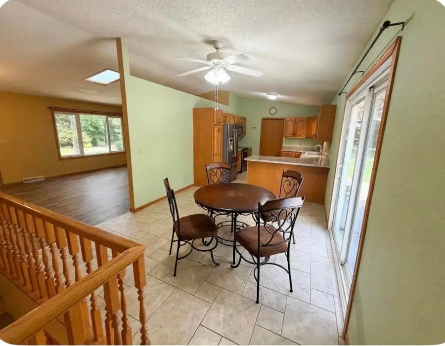 4882 Camelot Drive, Dubuque, IA 52002 - #3