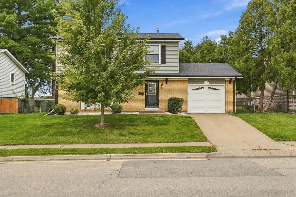 2225 Saint John Drive, Dubuque, IA 52002 - #1