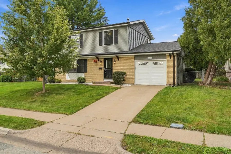 2225 Saint John Drive, Dubuque, IA 52002 - #2
