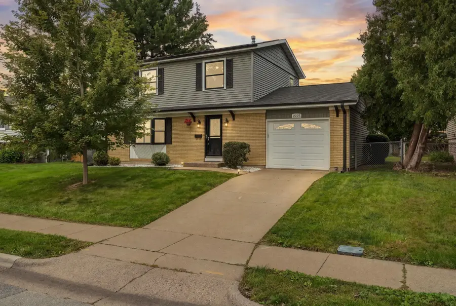 2225 Saint John Drive, Dubuque, IA 52002 - #3