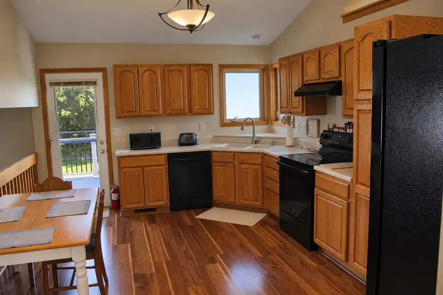 524 NE Deer Run Drive, Cedar Rapids, IA 52402-7319 - #2