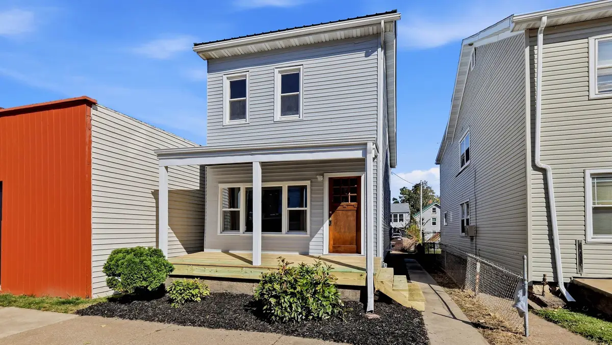 1882 White Street, Dubuque, IA 52001 - #1