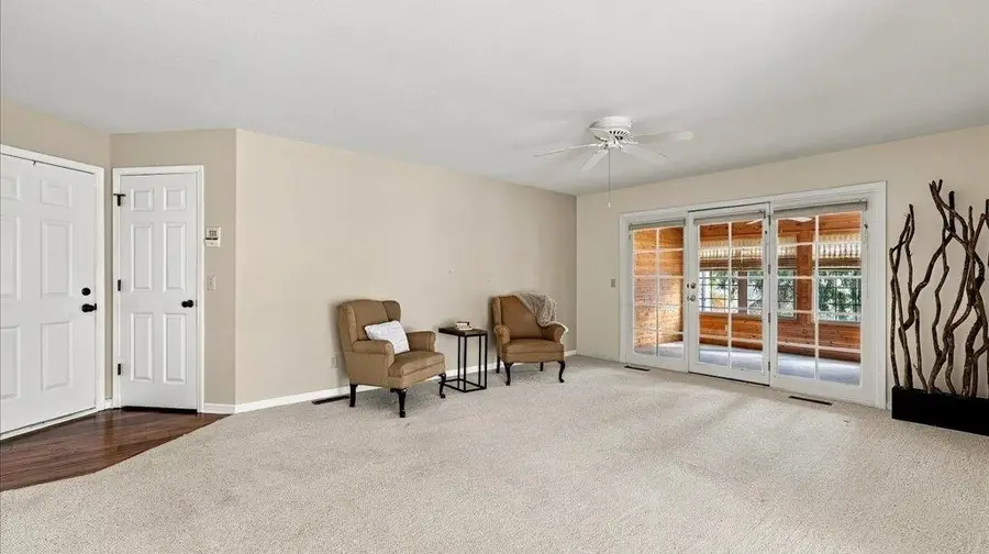 3294 Lake Ridge Drive #Unit B, Dubuque, IA 52003 - #2