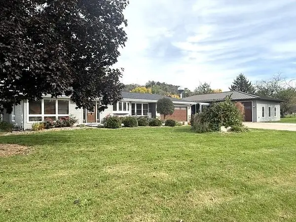 707 Mill Creek Road, Bellevue, IA 52031