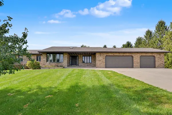 10663 Blue Jay Drive, Peosta, IA 52068