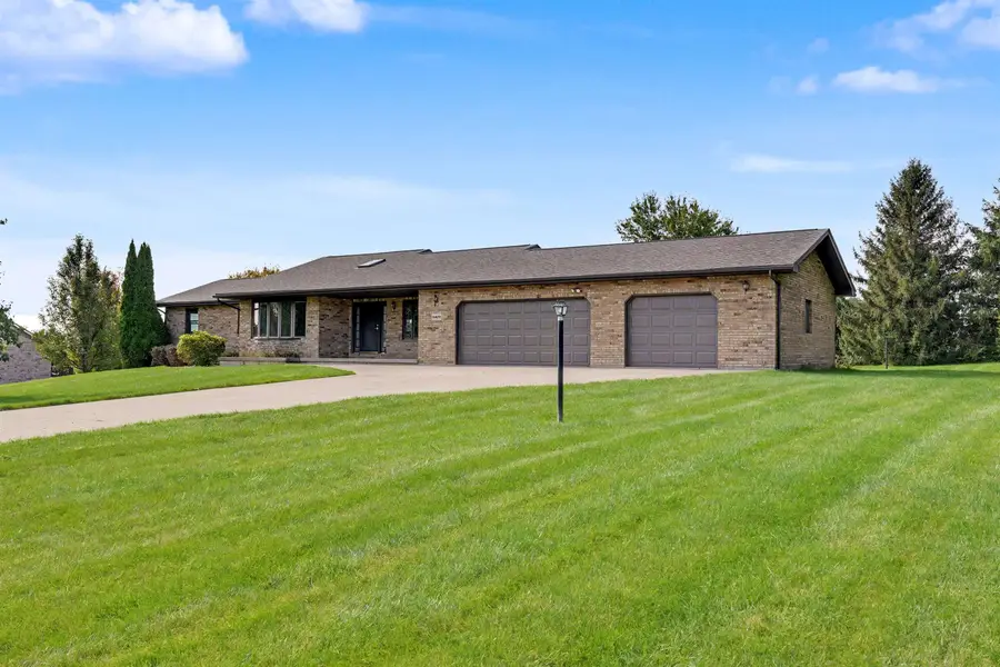 10663 Blue Jay Drive, Peosta, IA 52068 - #2
