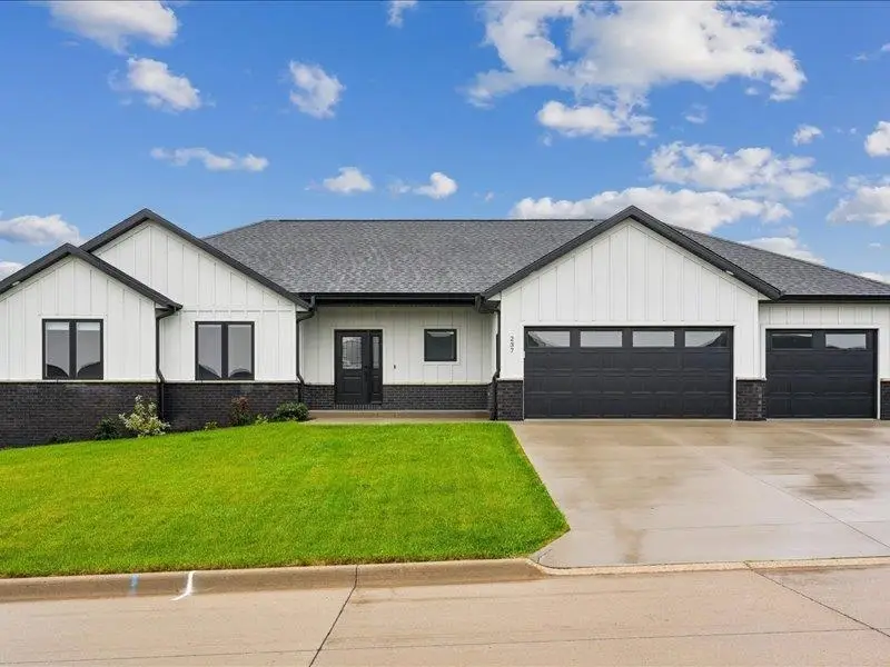 237 Angela Jean Circle, Peosta, IA 52068 - #1