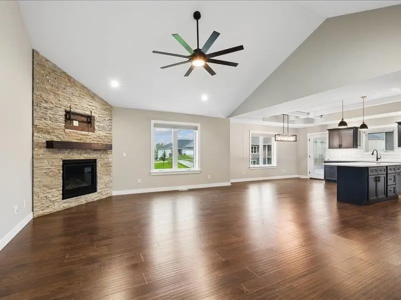 237 Angela Jean Circle, Peosta, IA 52068 - #2