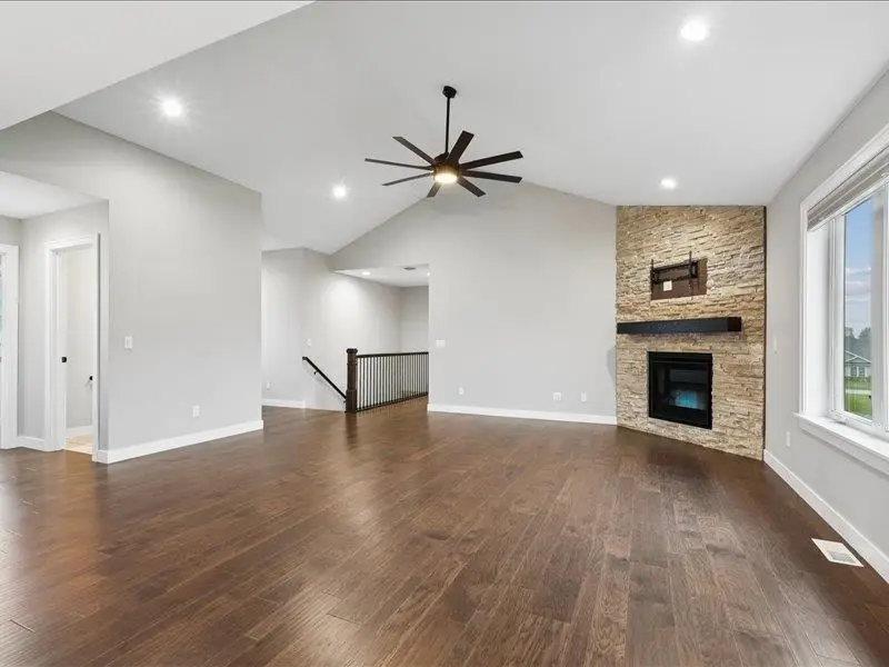 237 Angela Jean Circle, Peosta, IA 52068 - #3