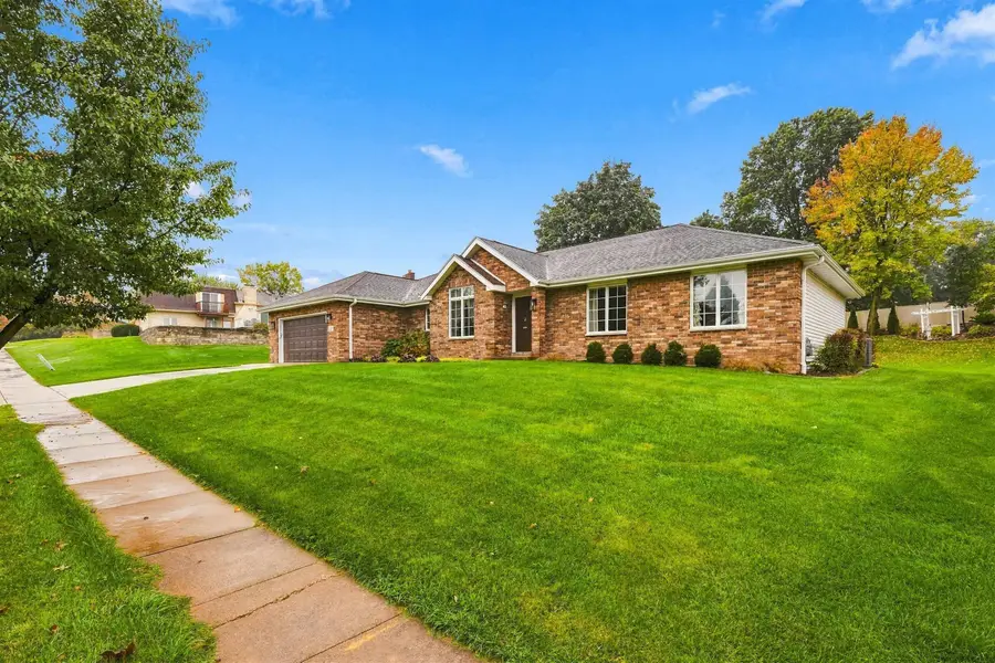 3187 Highland Park Drive, Dubuque, IA 52001 - #2