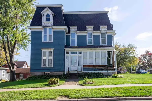 788 Fenelon Place, Dubuque, IA 52001