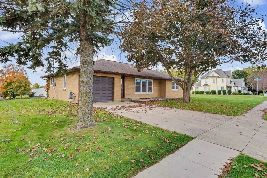 306 W Union Street, Edgewood, IA 52042 - #2