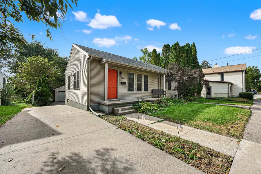 1341 S Grandview Avenue, Dubuque, IA 52003 - #3