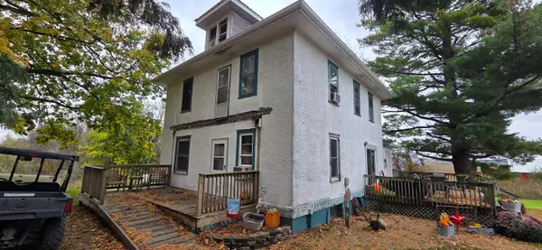 19837 Fort Road, Strawberry Point, IA 52076